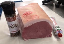 Karree jung - Karree mit Schwarte ohne Knochen - Schweinsbraten