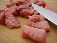Kalbfleisch für Fondue geschnitten