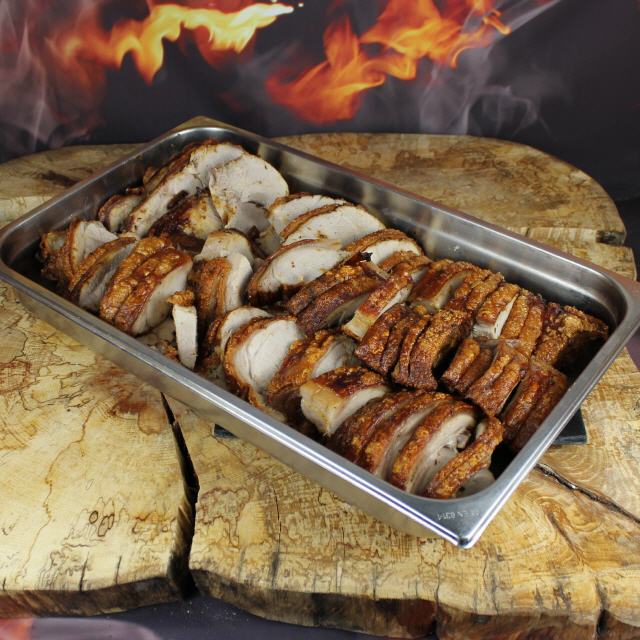Spanferkel frisch gebraten & portioniert